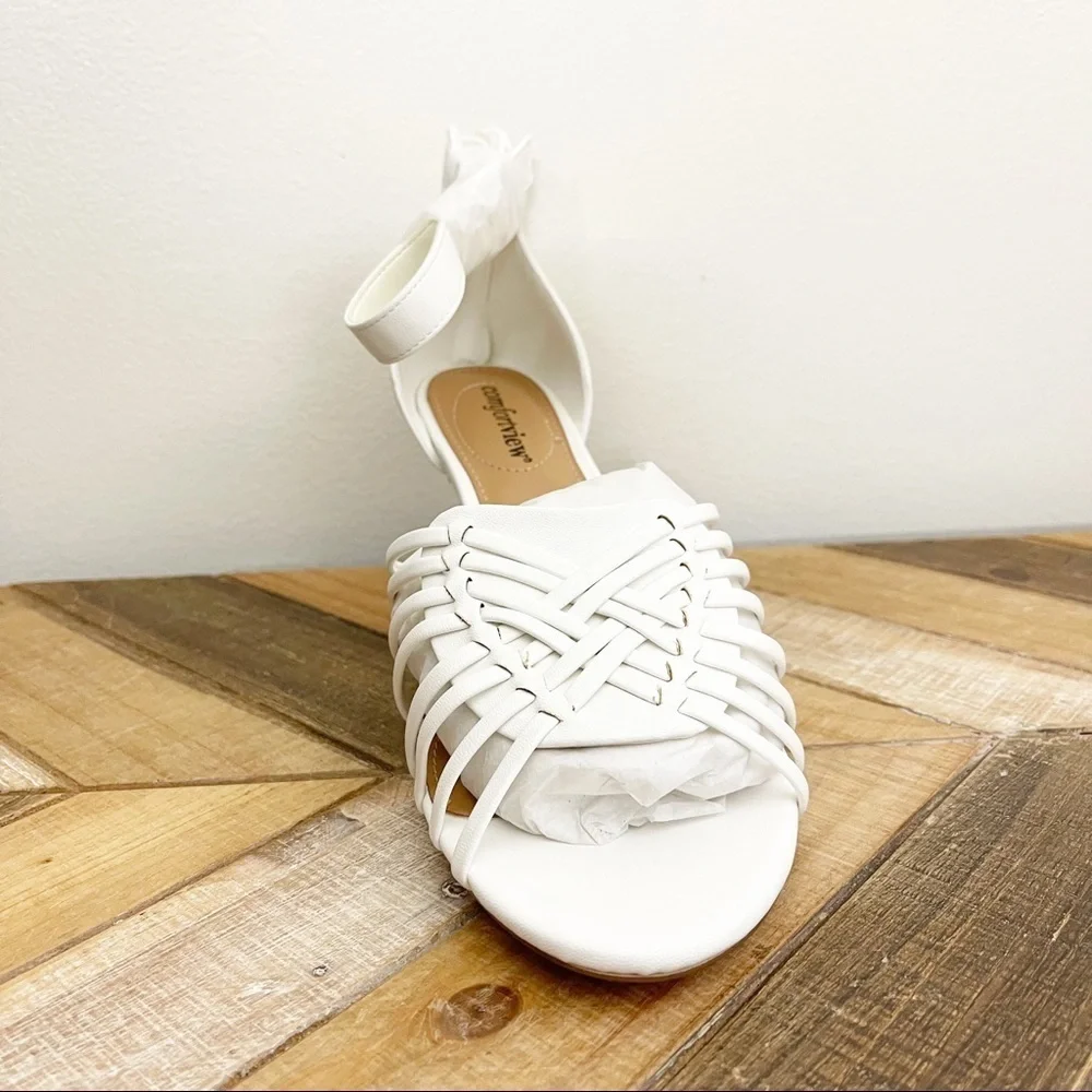 Comfortview Ivy White Strappy Sandals 11W wide width - Picture 5 of 9